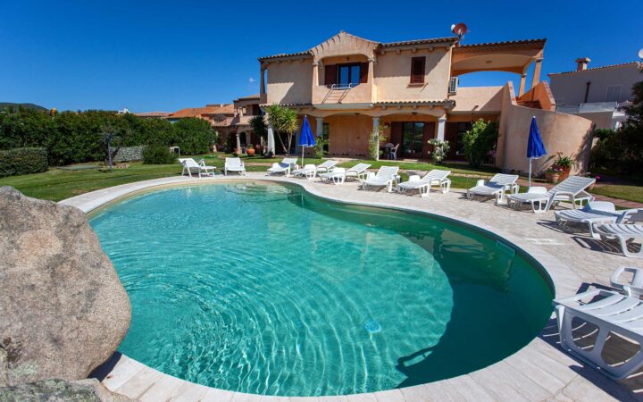 Hotel con piscina a San Teodoro